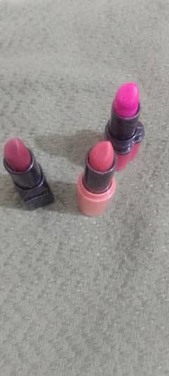 Cute lipstick ossame colour available. 0