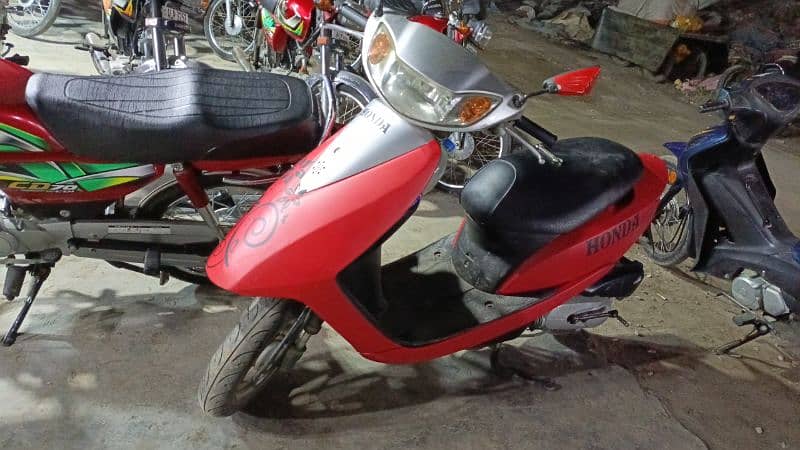 scooties 49cc,electric,100cc contact at 03004142432 1