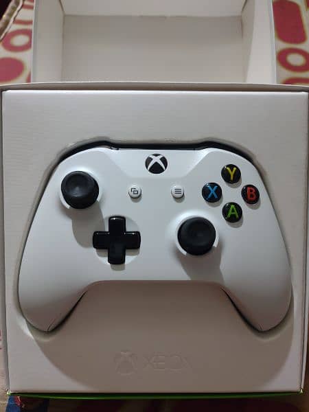Xbox One S Controller (Original/Open Box) 1