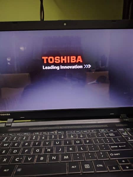 Toshiba Satellite C55-B5353 1