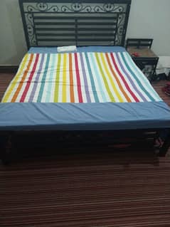 Queen Size Bed Heavy Iron Rod With Free Matress