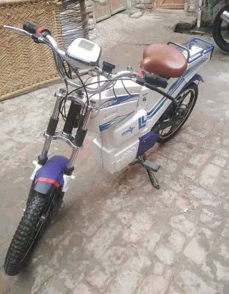 electric cycle 2023 model imported from UEA whatpp      0*333/9322*372 2