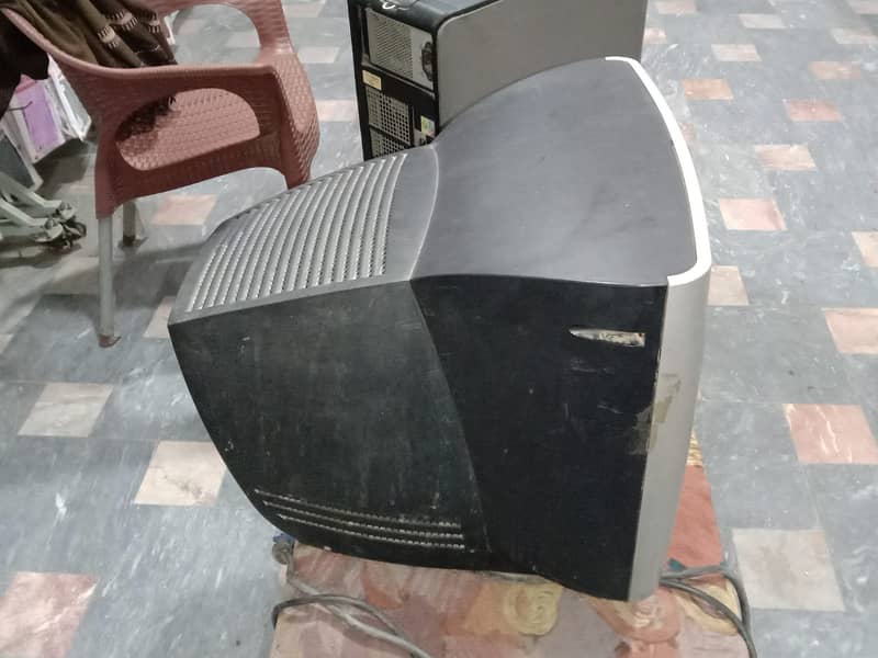Cheap Computer Intel Core 2 Due with Original HP Monitor 15 Inch 4