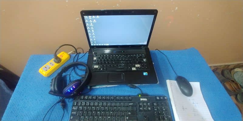 Hp laptop 4 gb ram 520 gb 3