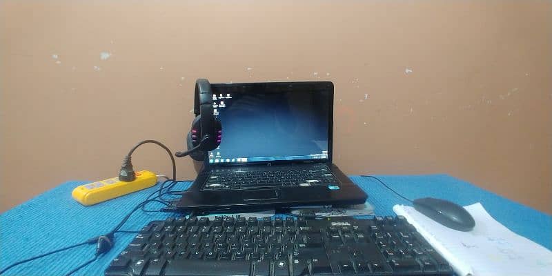 Hp laptop 4 gb ram 520 gb 6