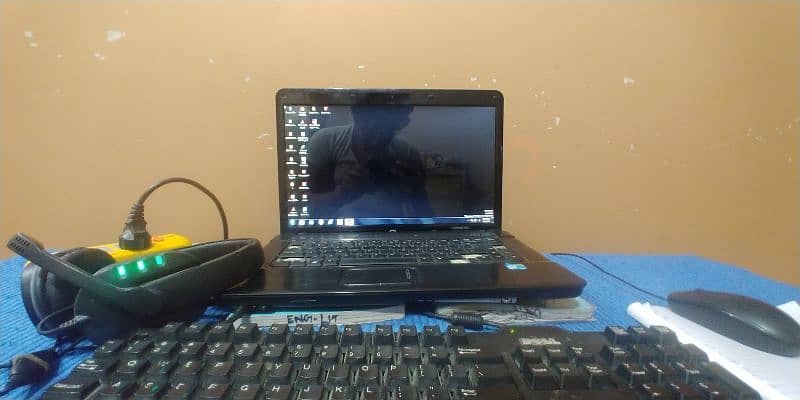 Hp laptop 4 gb ram 520 gb 7