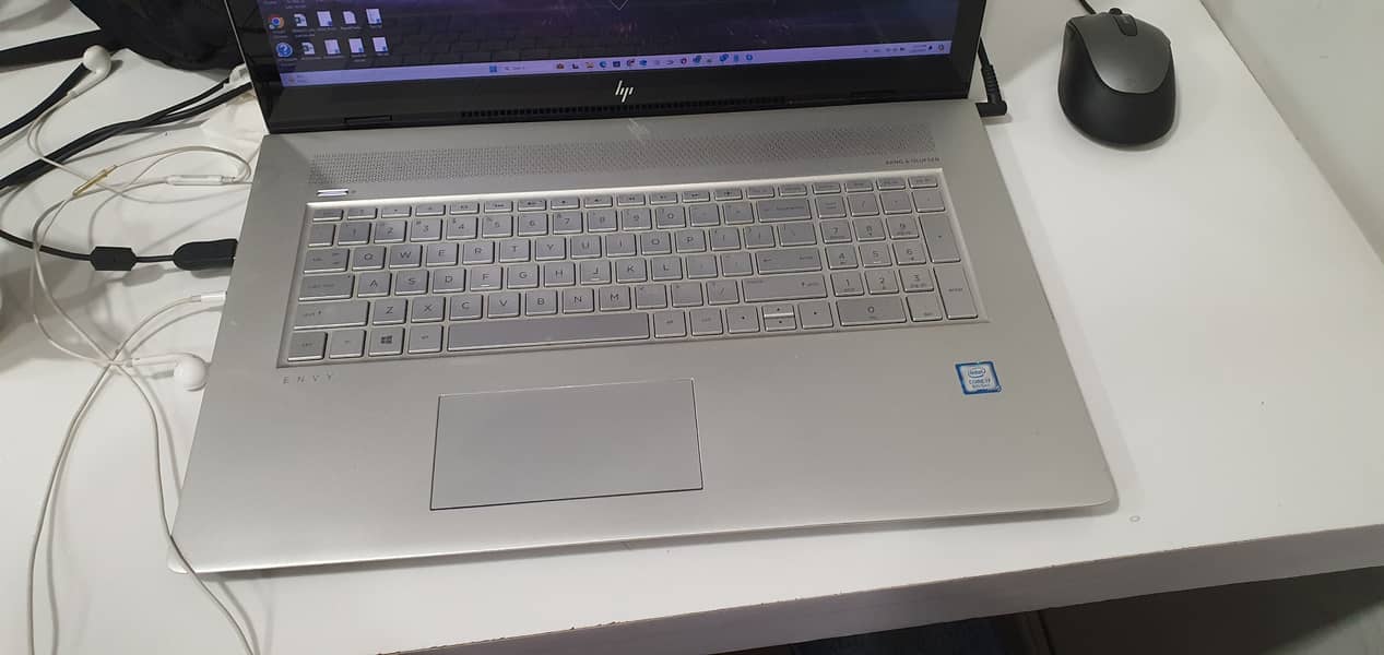 HP Envy Laptop 17-ae1xx 8th Gen Core i7 2