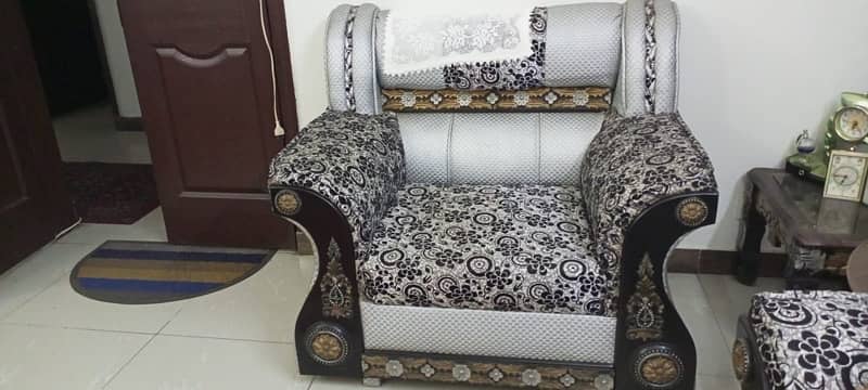 SOFA set 6 seater excellent condition 1