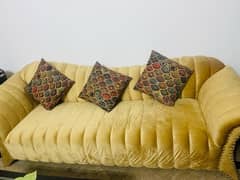 beautiful 5 seater sofa set