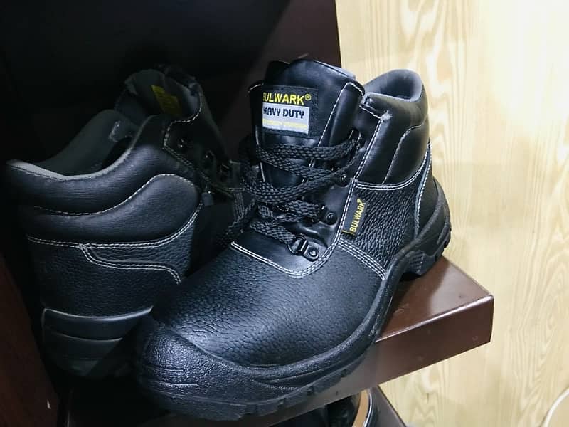 safety shoe 8