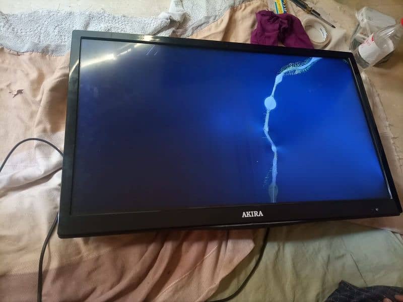 Akira LED tv screen toot gayi, for parts 0