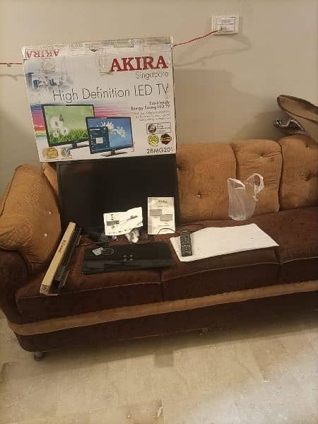 Akira LED tv screen toot gayi, for parts 3