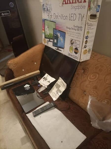 Akira LED tv screen toot gayi, for parts 8