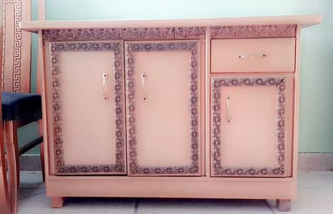 iron table wid beautiful designing & classic Finishing. .