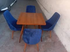 fancy/modran chairs and table set