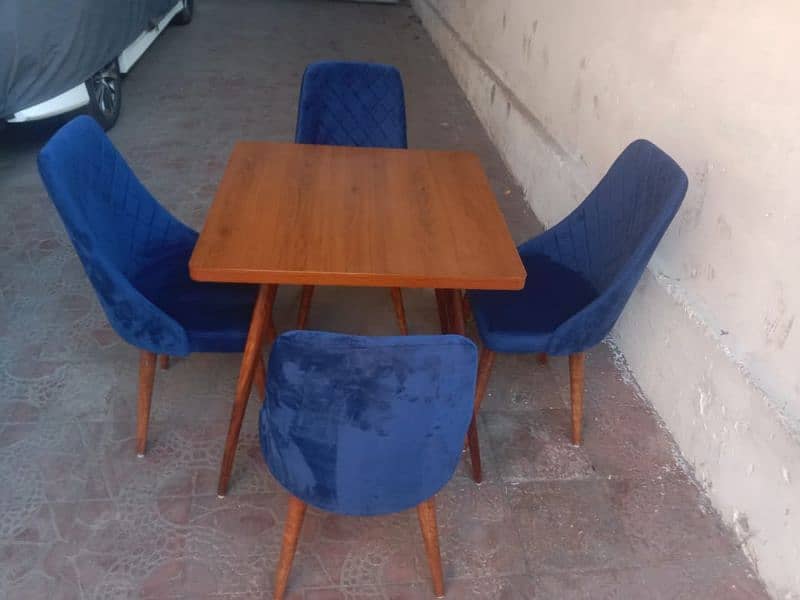 fancy/modran chairs and table set 0