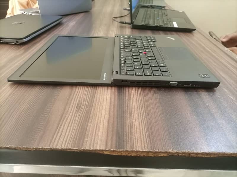 Lenovo X240 Core i5 4th Gen 4GB Ram 500GB 3