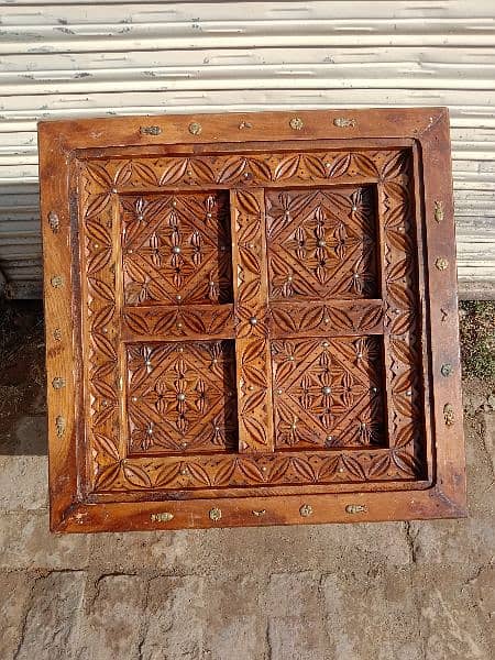 Swati hand carving centre table for sale. Antique design. 3