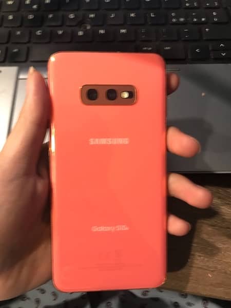 Samsung Galaxy S10E 0