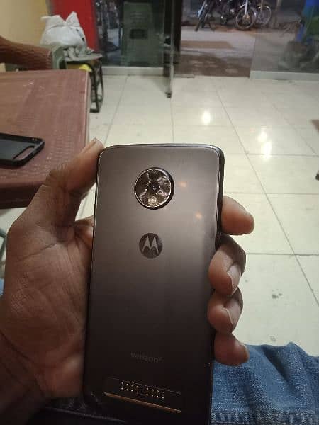 Moto Z4 Under Display fingerprint 128gb 2