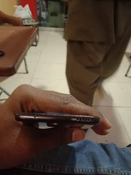 Moto Z4 Under Display fingerprint 128gb 4