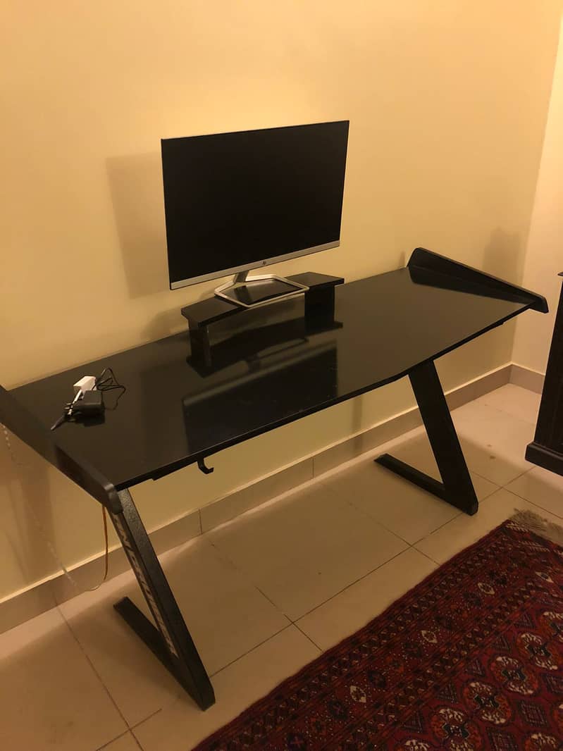 Russian cruiser gaming desk from HQX furniture 8