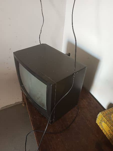 T. V with entina, wire and remote 1