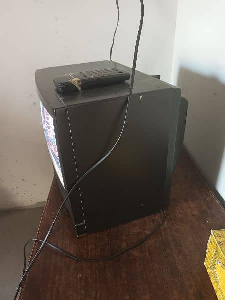 T. V with entina, wire and remote 2