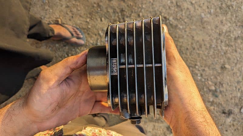 Suzuki GS-125 Head Cam Weight Cylinder Piston Rings and more 11