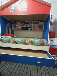 3 in 1 bunk bed Good condition