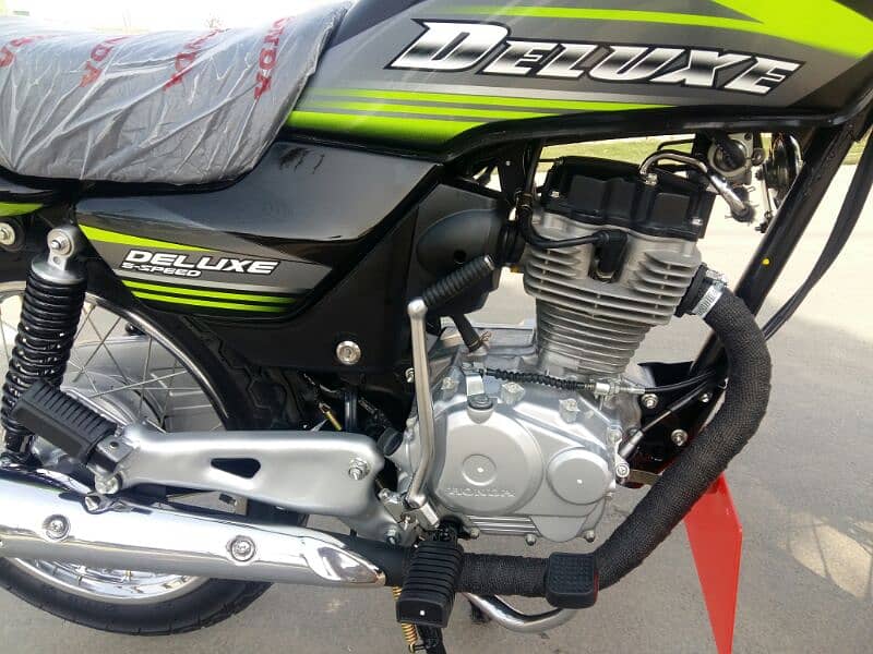 Brand New HONDA CG 125 DELUXE  (special  edition) 16