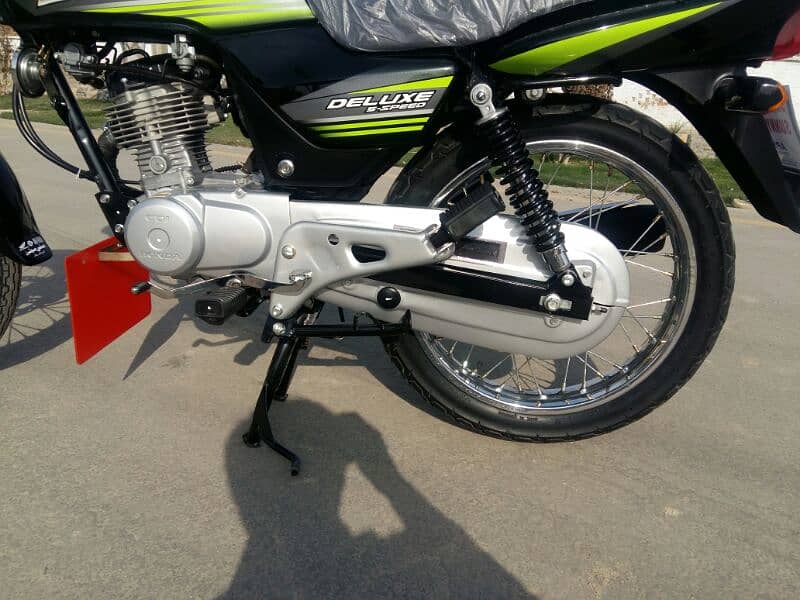 Brand New HONDA CG 125 DELUXE  (special  edition) 17