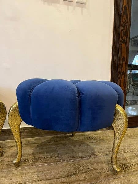 blue stools 3