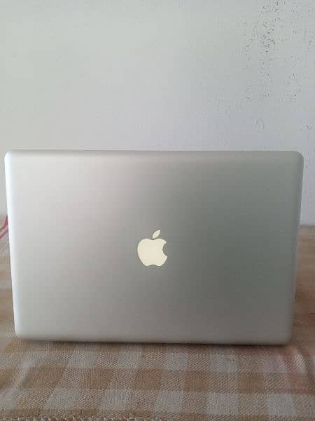 Macbook pro 15 inch core i7 2011 3