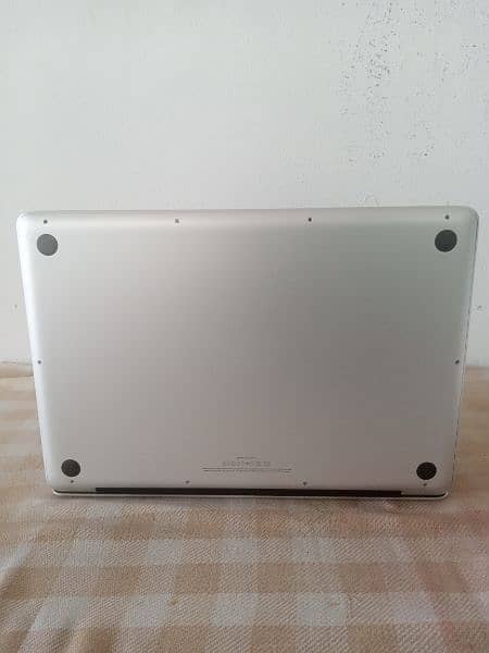Macbook pro 15 inch core i7 2011 4