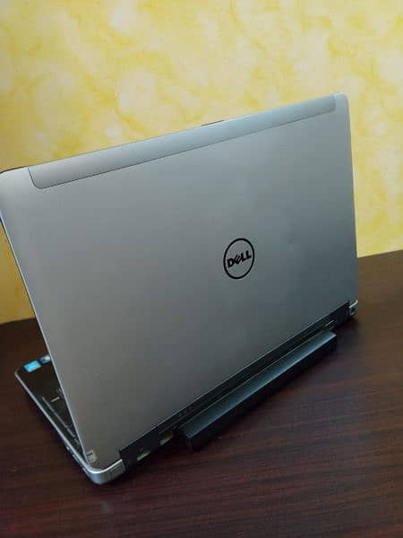 dell e6540 laptop 0