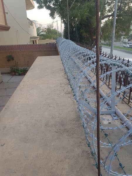 Razor Wire - Best Barbed Mesh & Jali - Electric Fence and Fabrication 4
