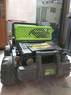Jam 11 kids jeep in good condition only in 15000 without battery