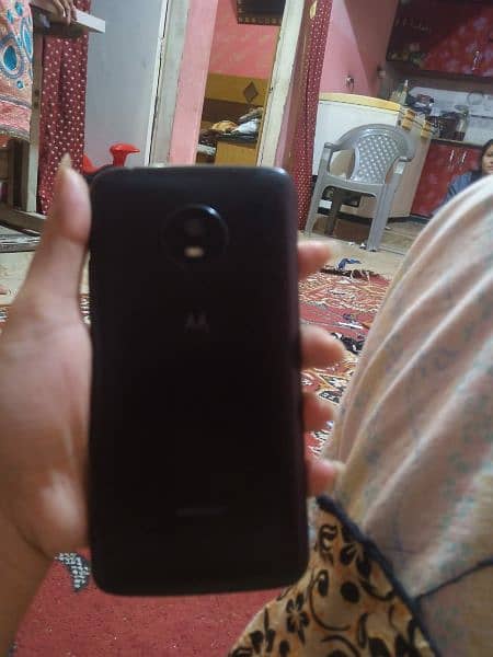 moto e4 3