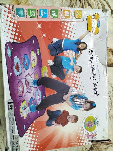 Musical dancing play mat 12