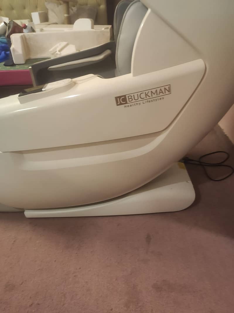 JC Buckman ExaltUs 4D Massage Chair 4