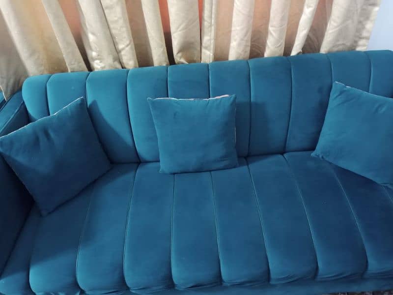 5 seater sofa set almost new,Urgent sale. 3