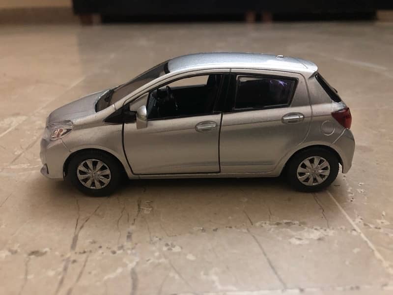 Toyota Yaris/Vitz Diecast Model Car 0