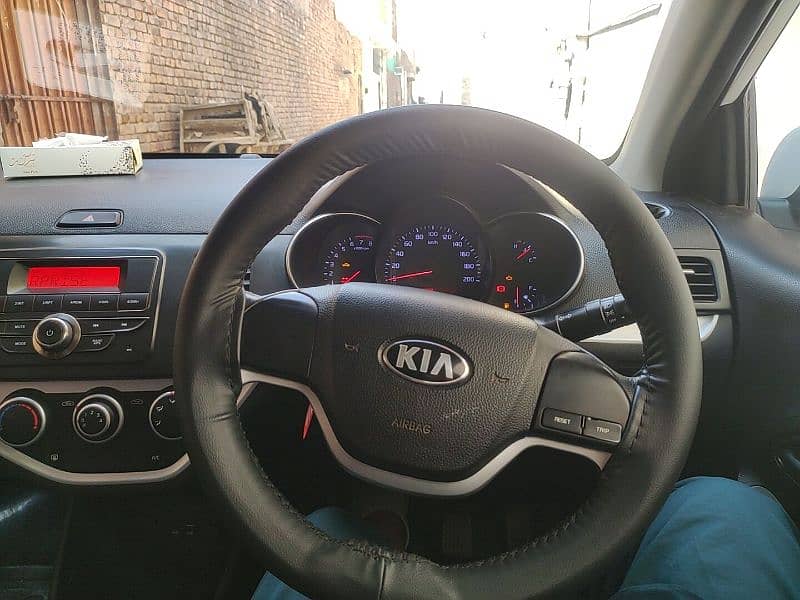 I'm selling KIA Picanto 8