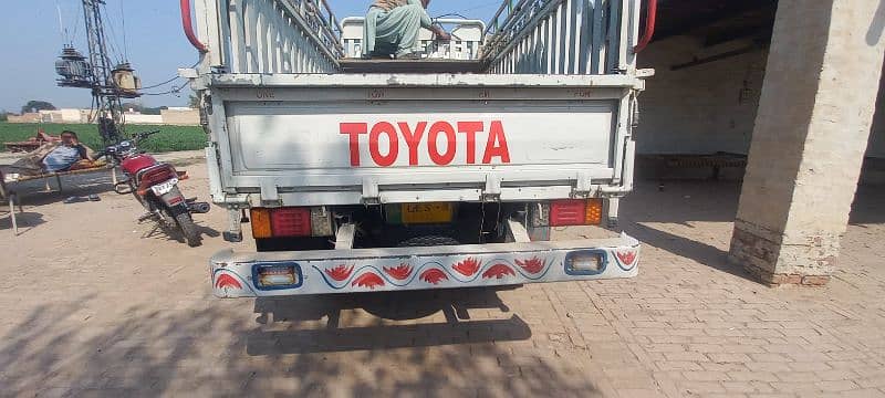 Toyota Dyna/toyoace/hiace 4