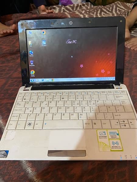 AsusTek eePc Mini laptop 2/80gb 1