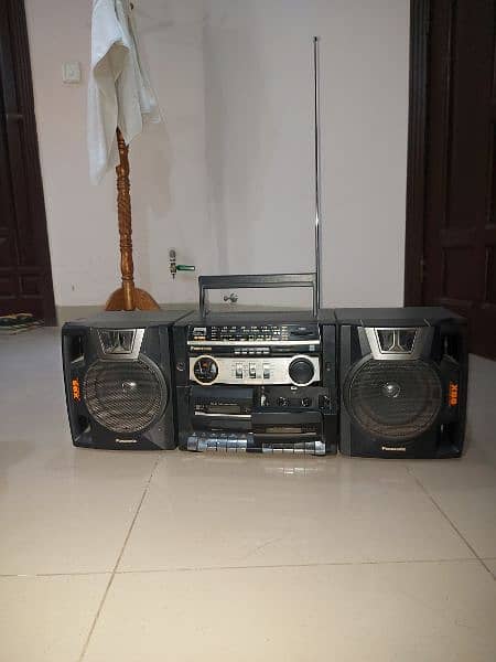 Radio and Cassette player with 2 speakers 3