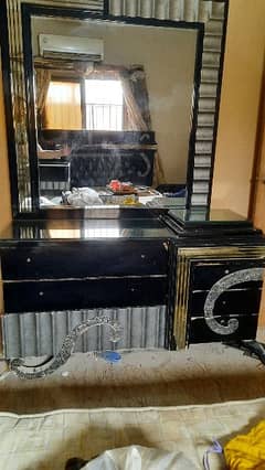 Bedset and dressing table in very good condition