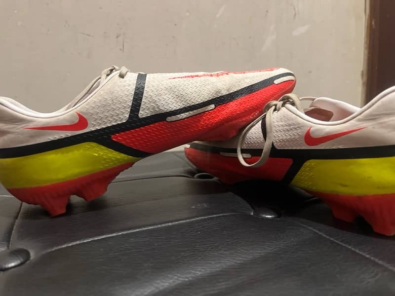 football shoes for sale contact Num: ‪+92 328 2088522‬ 2