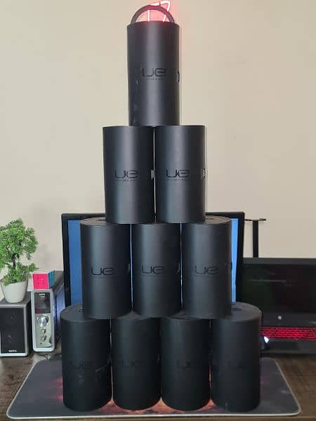 UE Megaboom With Carrying Box New Condition All Accessories 3